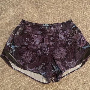 Lululemon Hottie Hot Short Size 10 tall